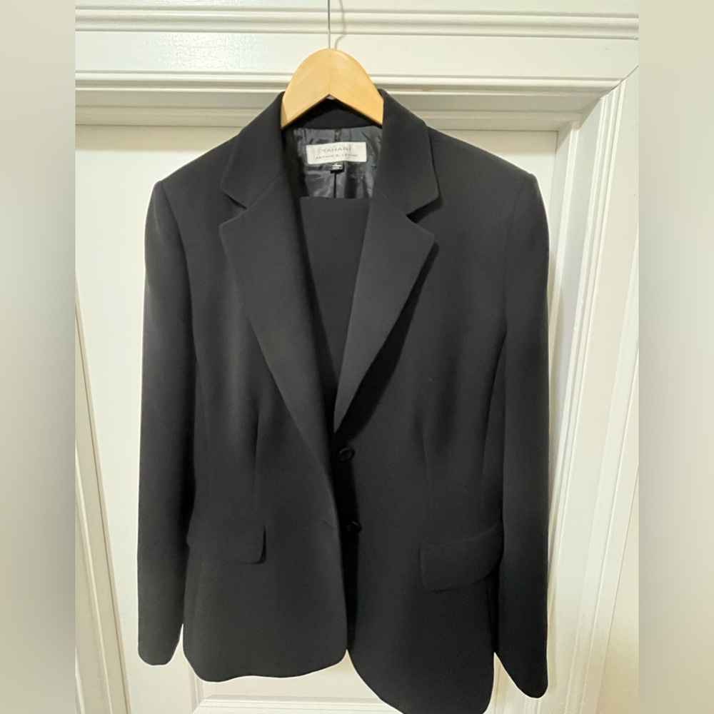Tahari Black Suit (Jacket and Pants - Size 12)